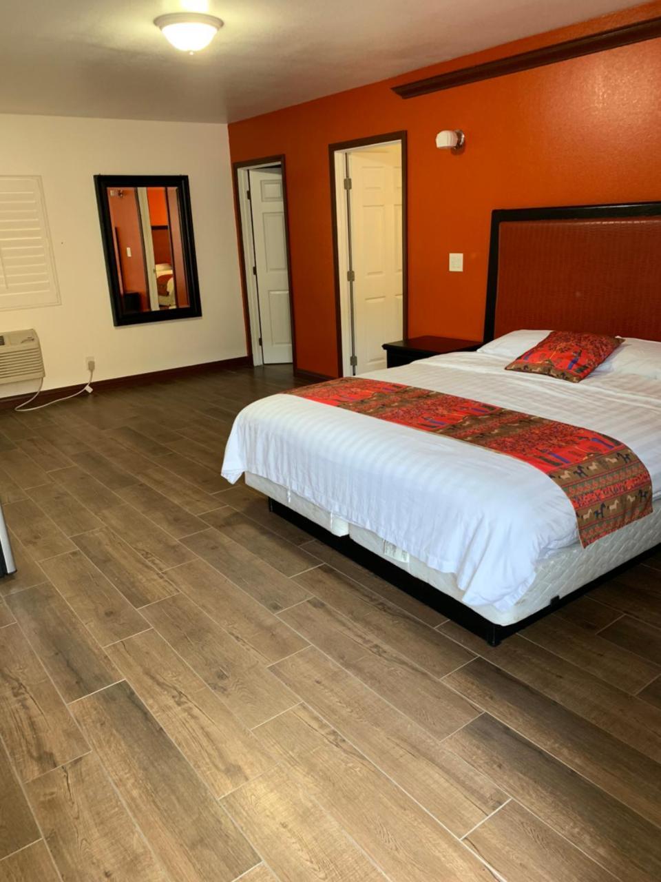 Norwalk Inn & Suites Exteriér fotografie